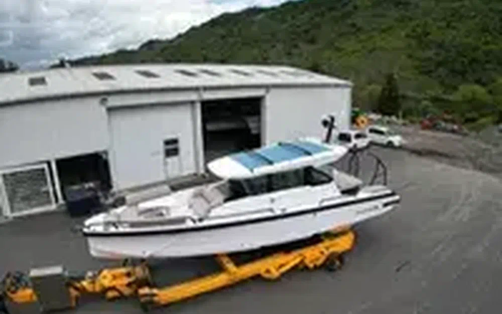 slider 5 Axopar 29 XC CROSS CABIN