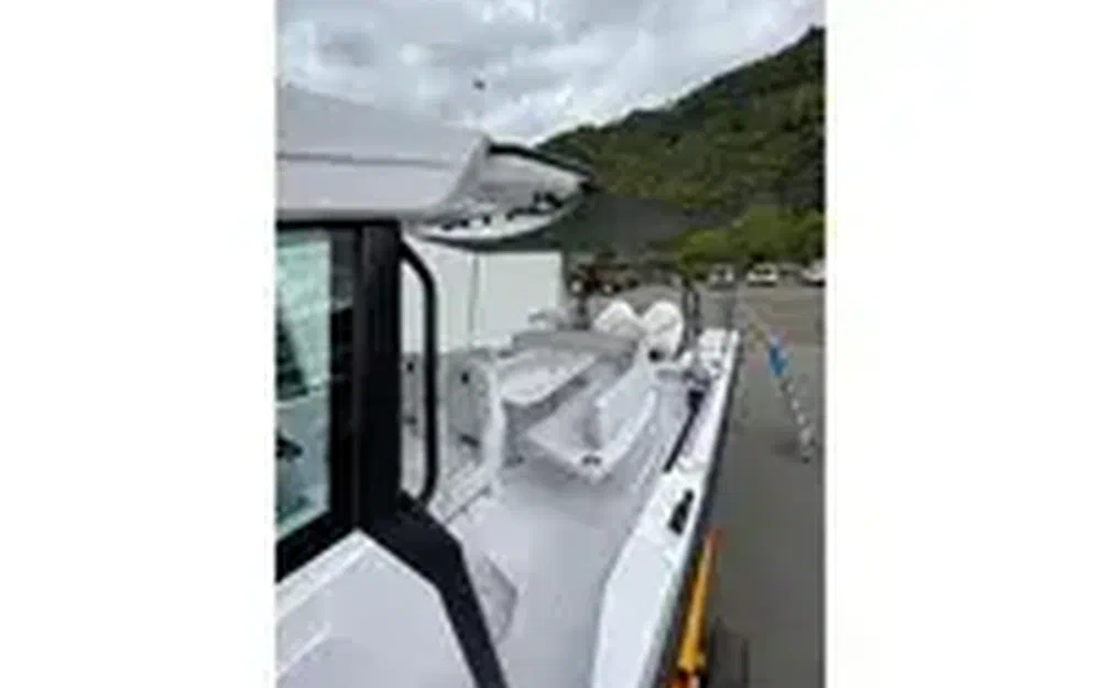 slider 5 Axopar 29 CCX