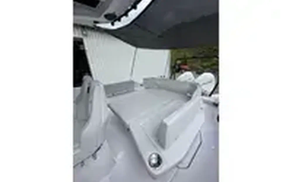 slider 7 Axopar 29 CCX