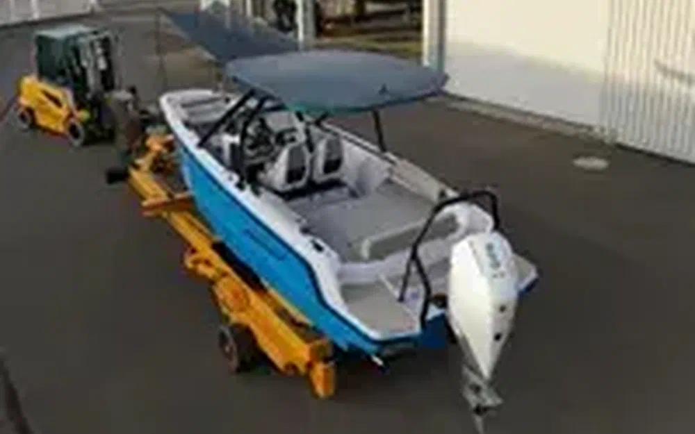 slider 3 Axopar 22 T Top