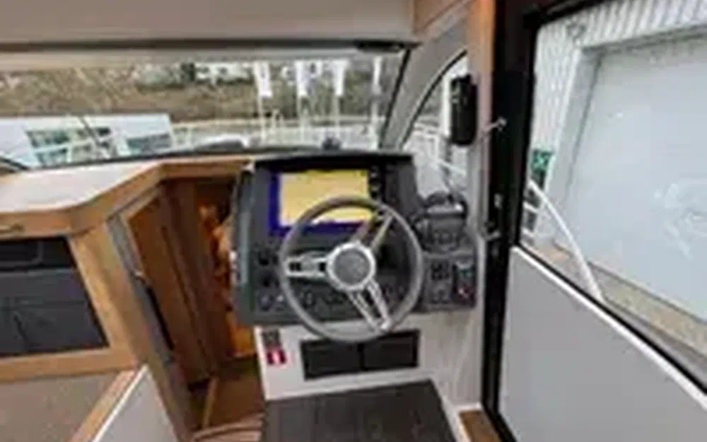 slider 1 Nimbus 365 Coupe