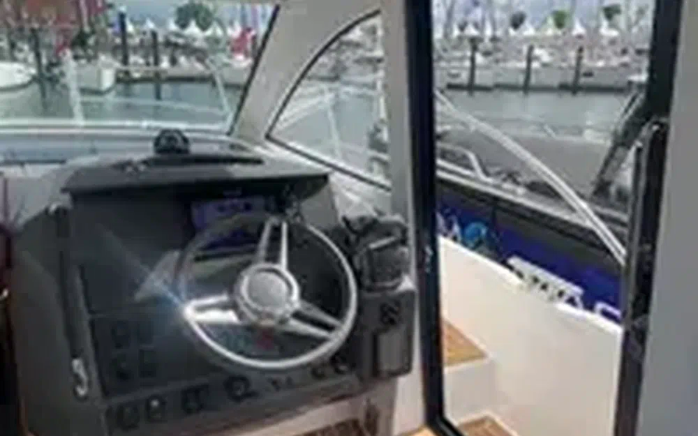 slider 13 Nimbus 305 Coupe