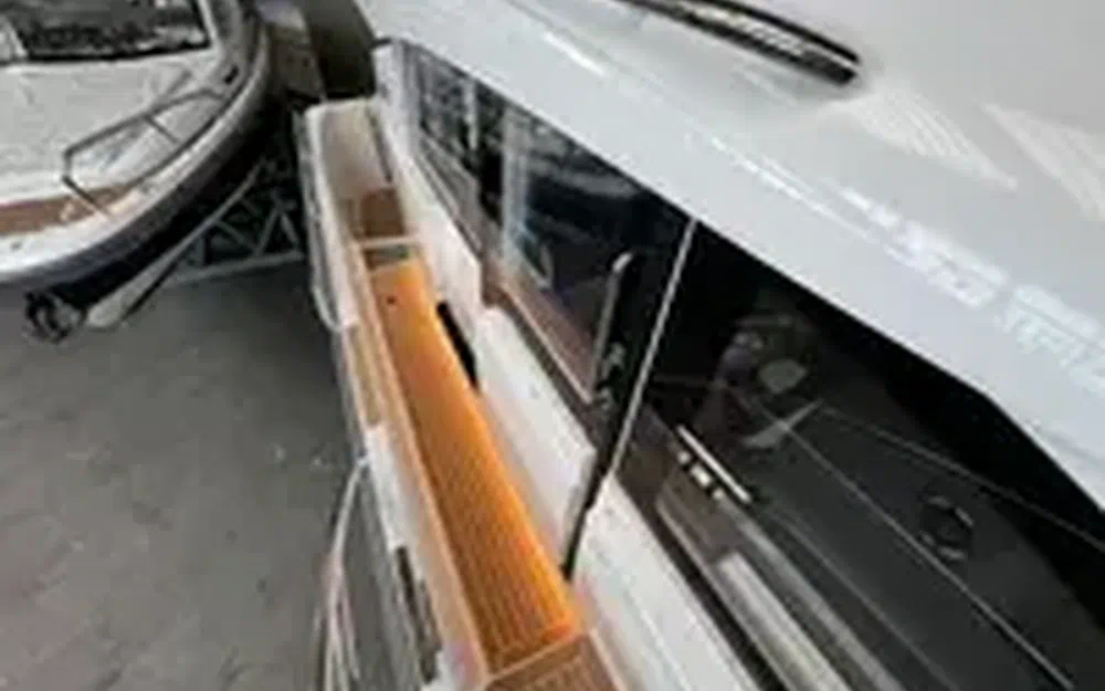 slider 5 Nimbus 305 Coupe