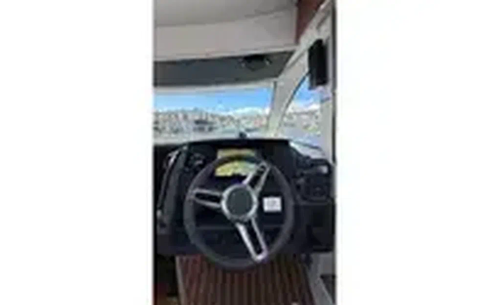 slider 18 Nimbus 305 Coupe