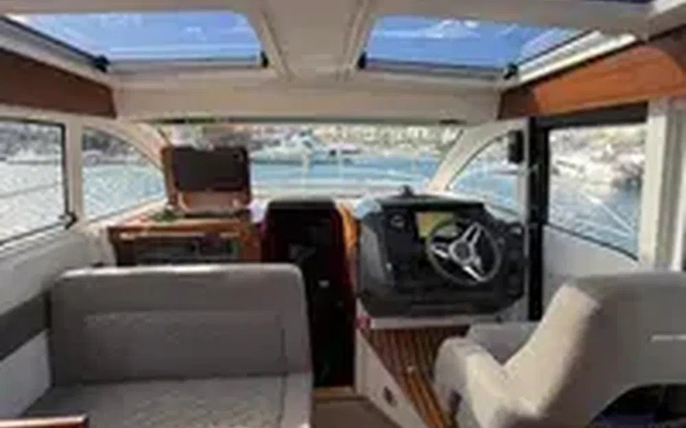 slider 6 Nimbus 305 Coupe