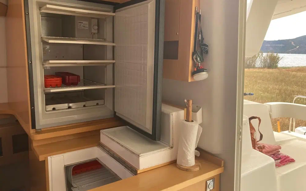 slider 10 Fountaine Pajot Lipari 41