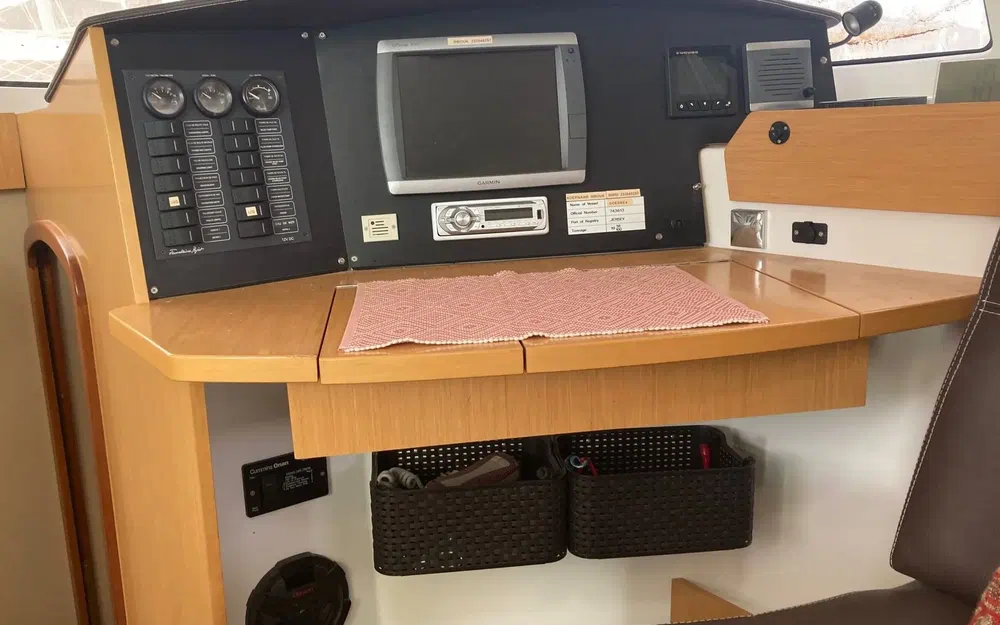 slider 11 Fountaine Pajot Lipari 41