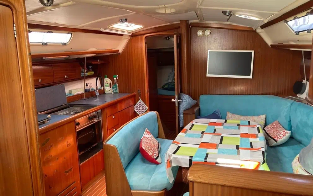 slider 2 Bavaria 38 Cruiser