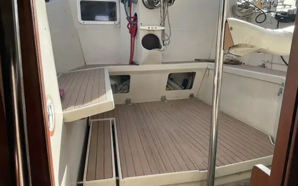 slider 12 Amel Maramu