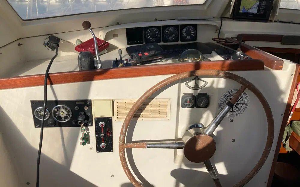 slider 14 Amel Maramu