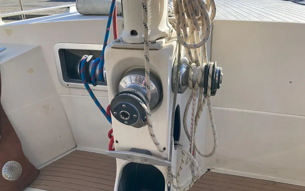 slider 15 Amel Maramu