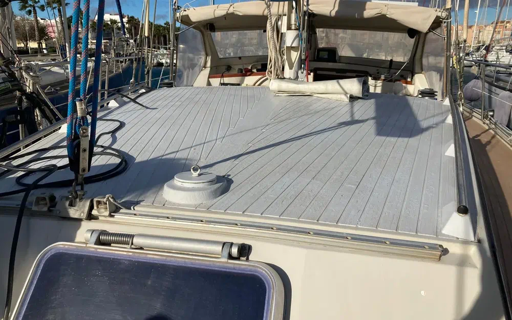 slider 17 Amel Maramu