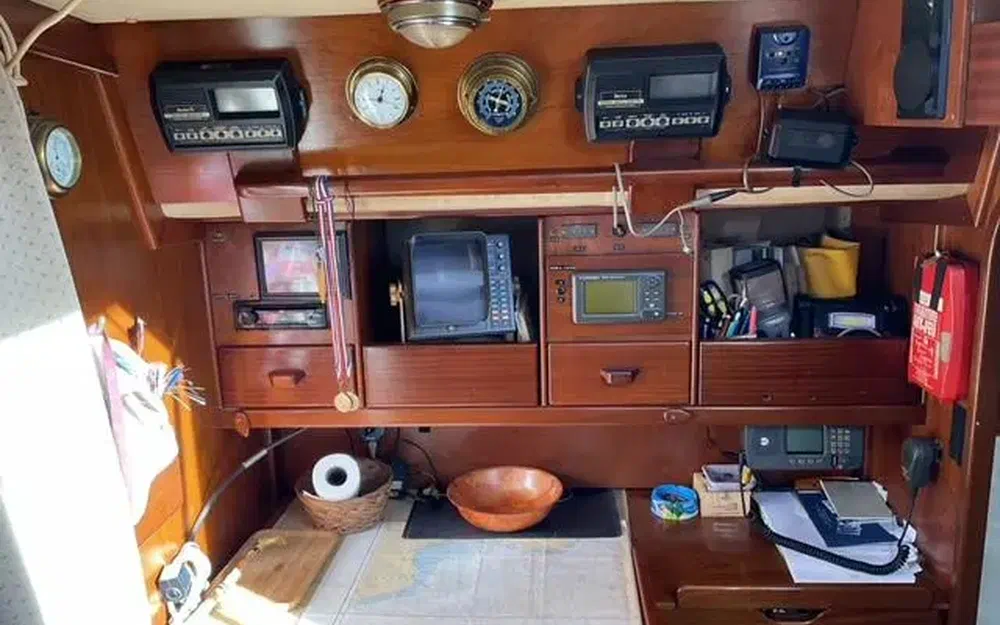 slider 5 Amel Maramu