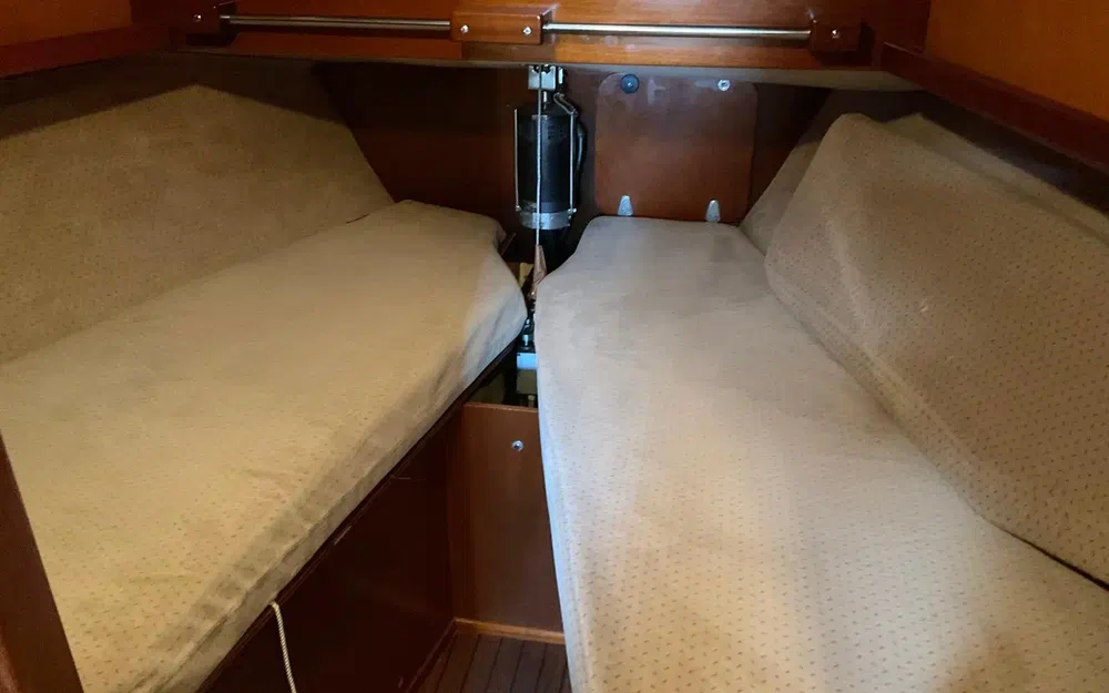 slider 6 Amel Maramu