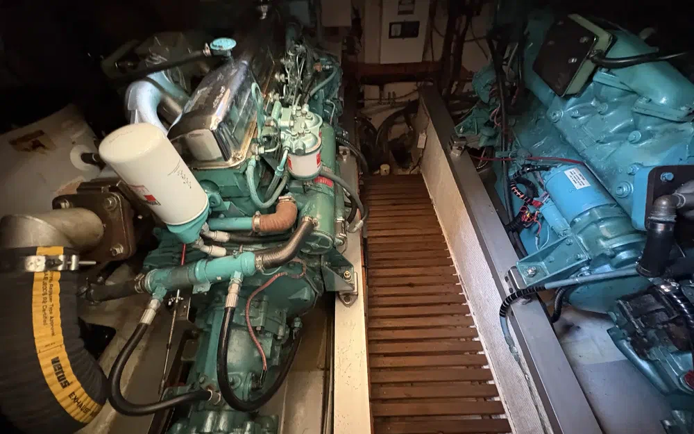 slider 12 Grand Banks 36 Classic