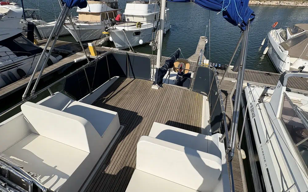 slider 15 Grand Banks 36 Classic