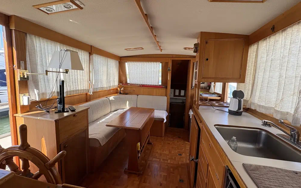 slider 1 Grand Banks 36 Classic