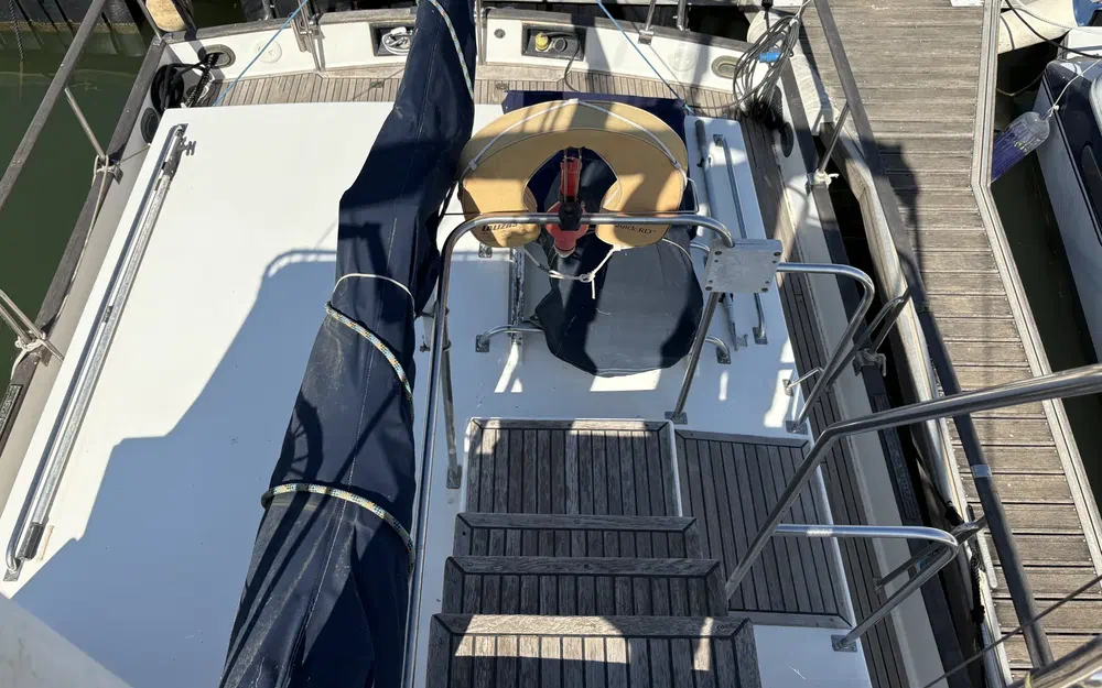 slider 19 Grand Banks 36 Classic