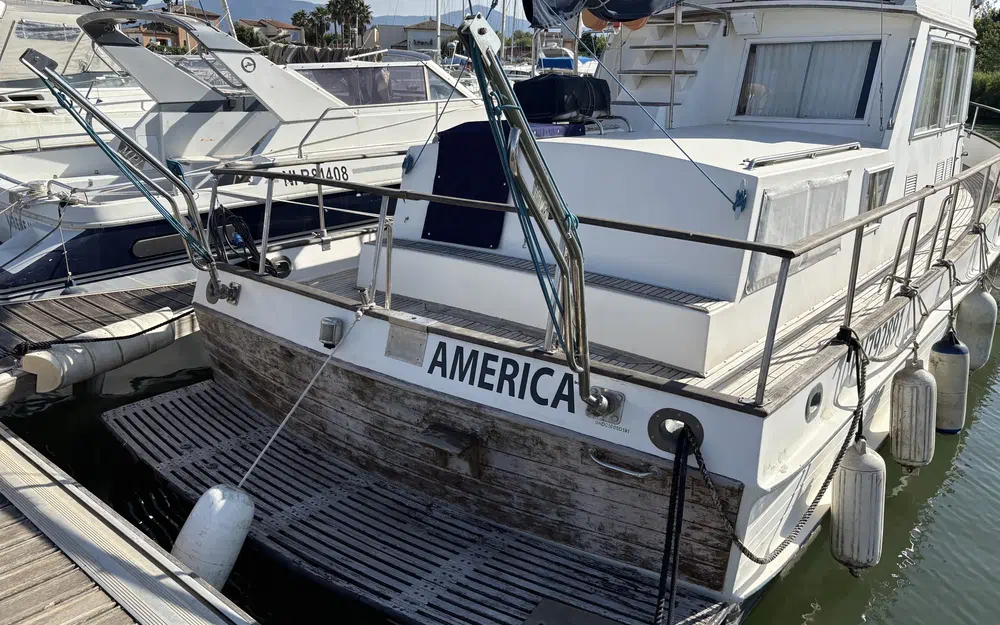 slider 21 Grand Banks 36 Classic