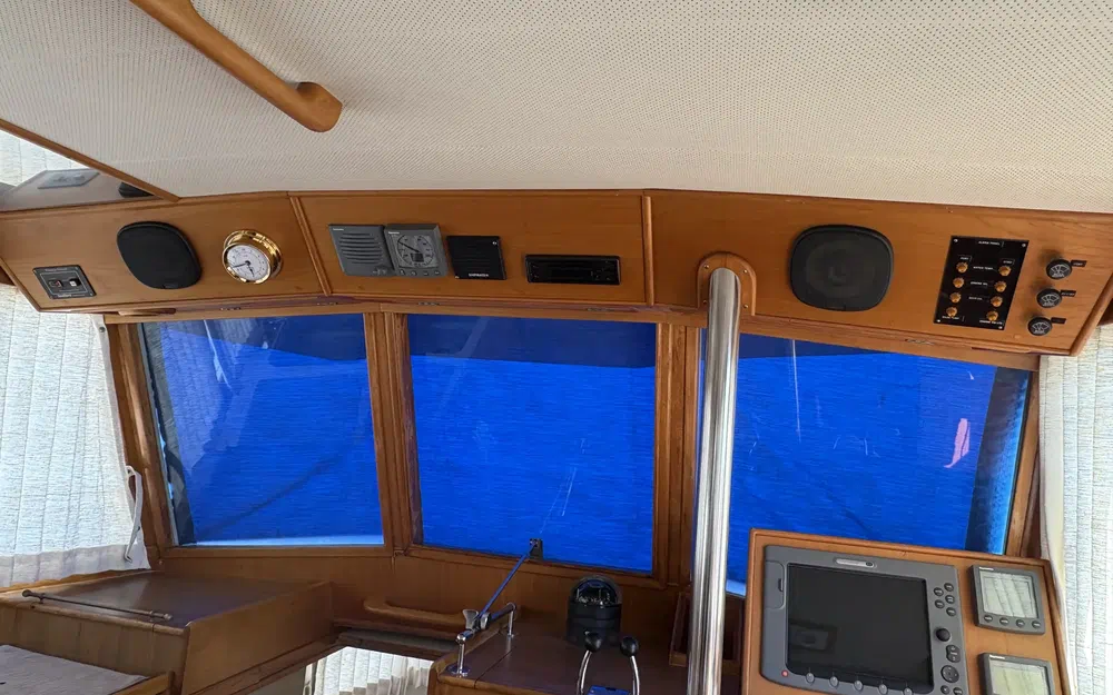 slider 6 Grand Banks 36 Classic