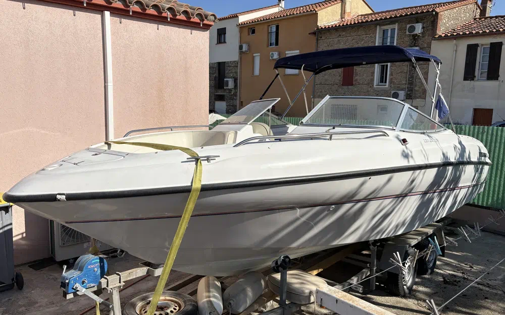 slider 9 Four Winns Horizon 220