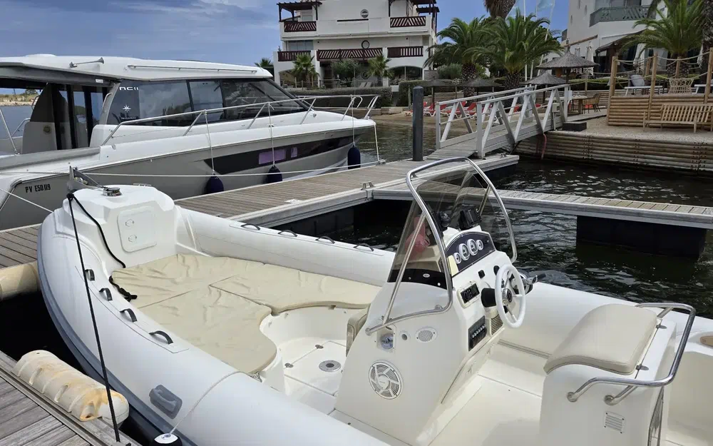 slider 2 Nuova Jolly Blackfin 25 Elegance