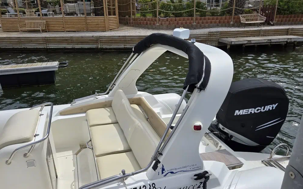 slider 4 Nuova Jolly Blackfin 25 Elegance