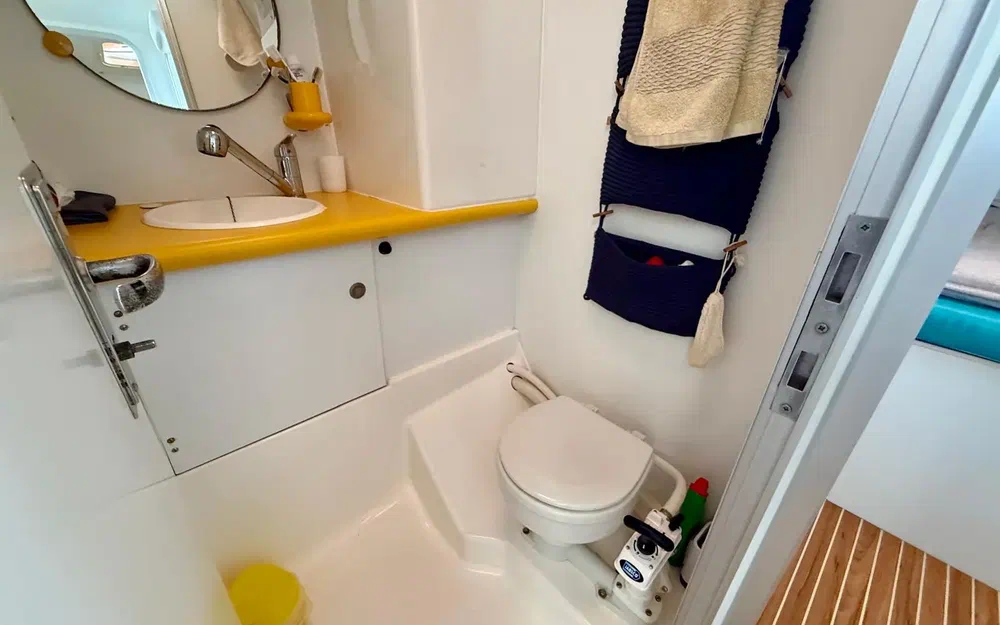 slider 19 Dufour Atoll 43