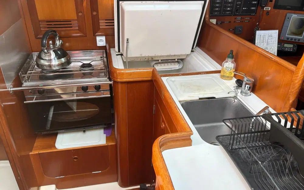slider 9 Beneteau Oceanis 361