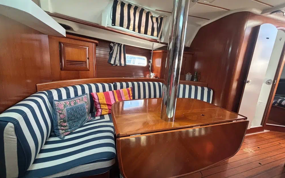 slider 2 Beneteau Oceanis 361