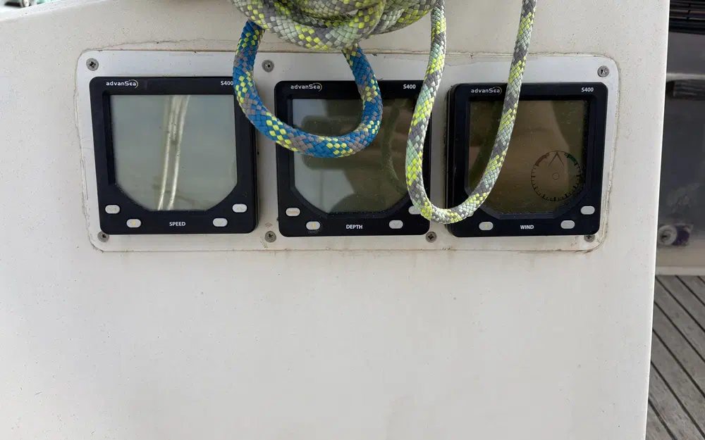 slider 15 Jeanneau Attalia 32