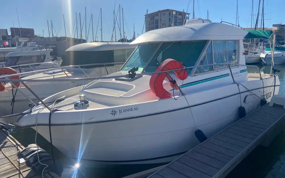 slider 0 Jeanneau Merry Fisher 750