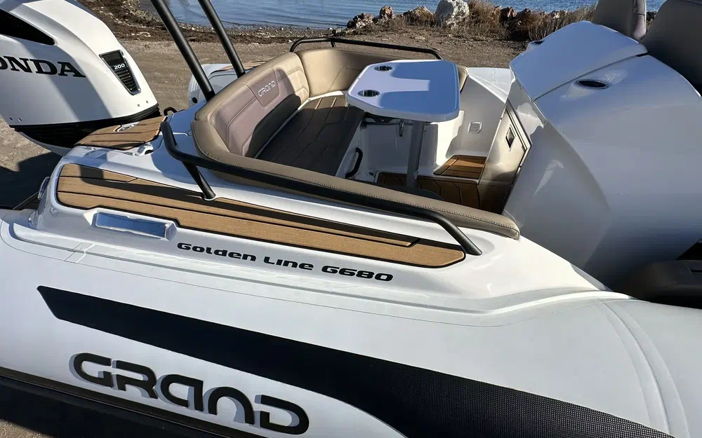 slider 5 Grand Golden Line 680