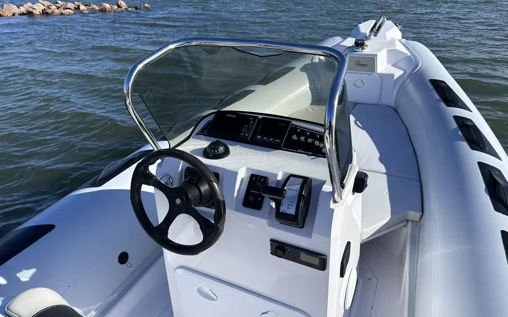 slider 3 Ranieri Cayman 21 Sport