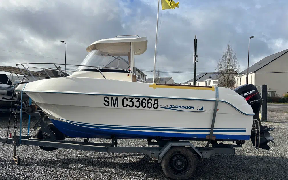 slider 4 Quicksilver 500 Pilothouse