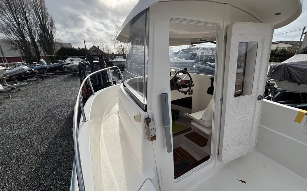 slider 5 Quicksilver 500 Pilothouse