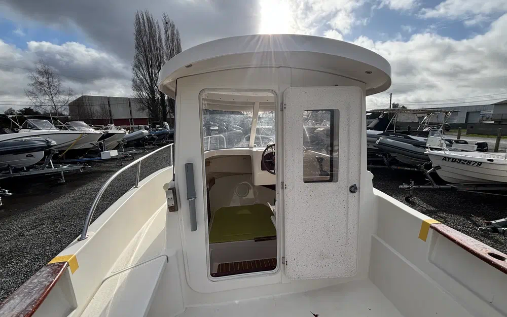 slider 6 Quicksilver 500 Pilothouse