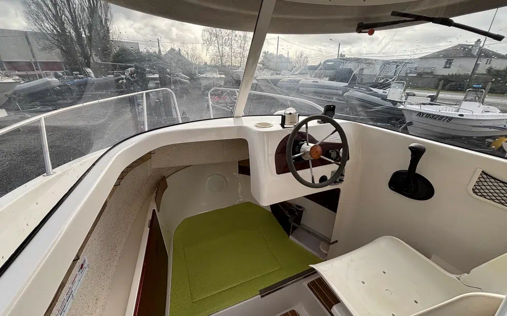 slider 7 Quicksilver 500 Pilothouse