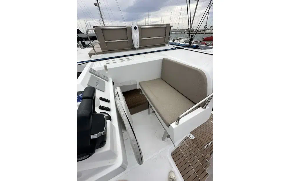 slider 9 Aventura Yacht Aventura 37