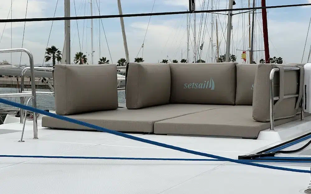 slider 10 Aventura Yacht Aventura 37