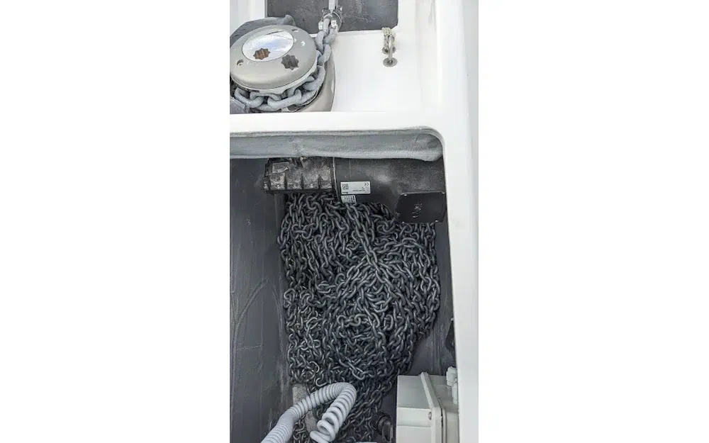 slider 13 Indigo Yacht Aventura 37