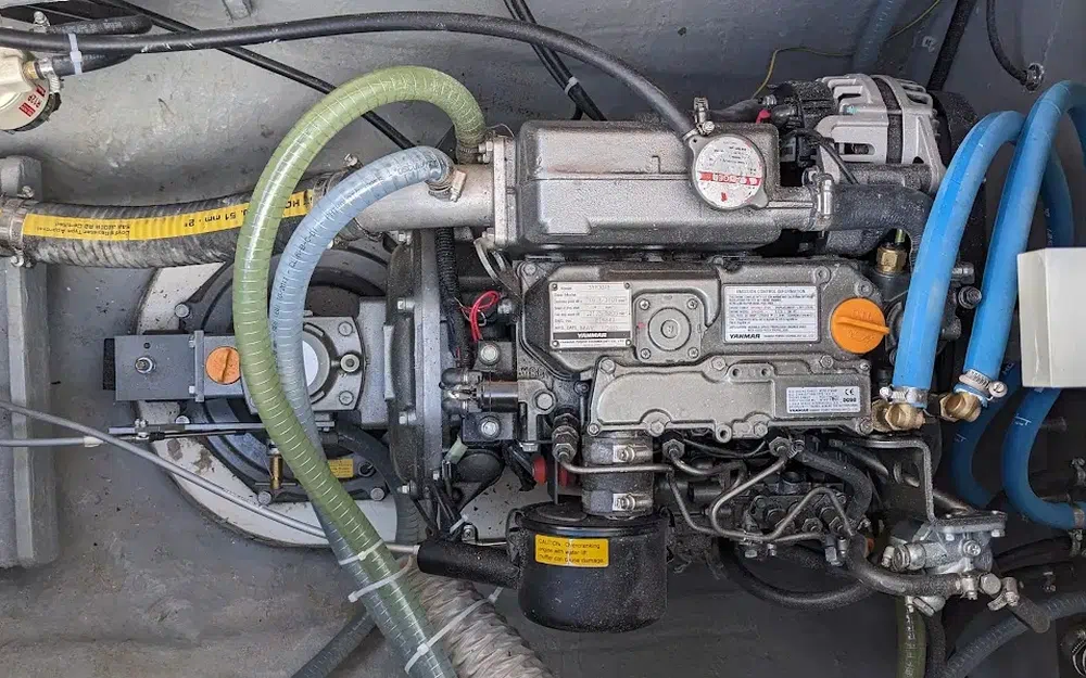 slider 16 Aventura Yacht Aventura 37