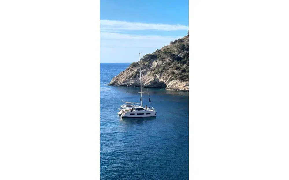 slider 1 Indigo Yacht Aventura 37