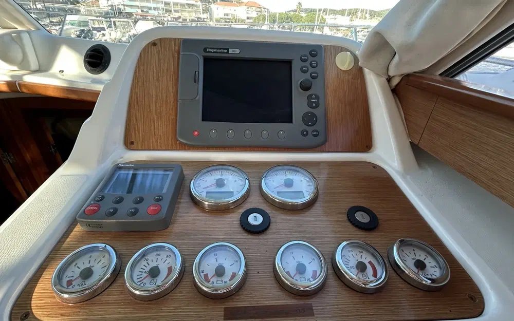 slider 10 Beneteau Antares 10.80