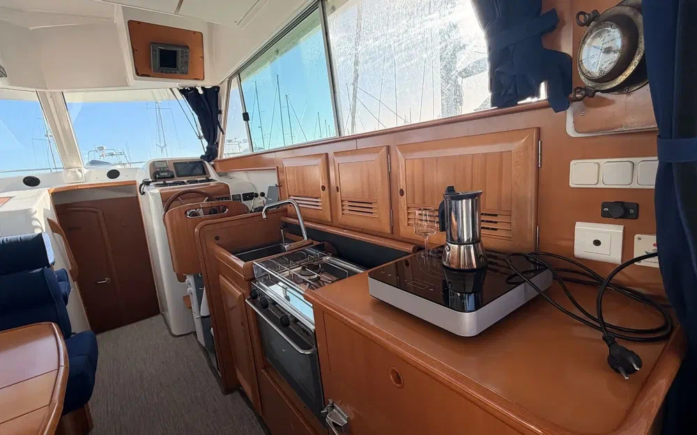 slider 3 Beneteau Antares 10.80