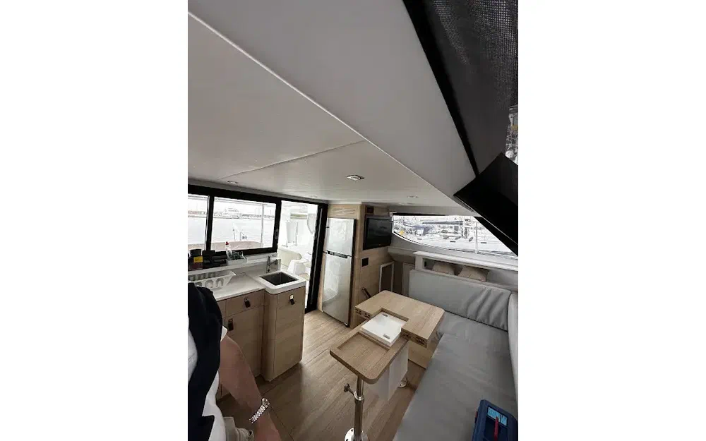 slider 11 Aventura Yacht Aventura 37