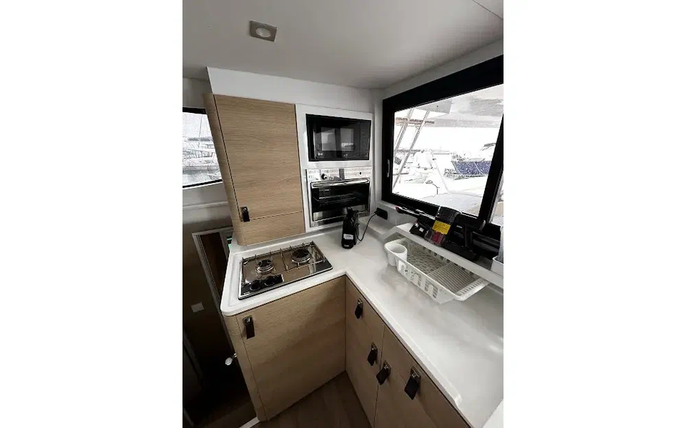 slider 12 Aventura Yacht Aventura 37