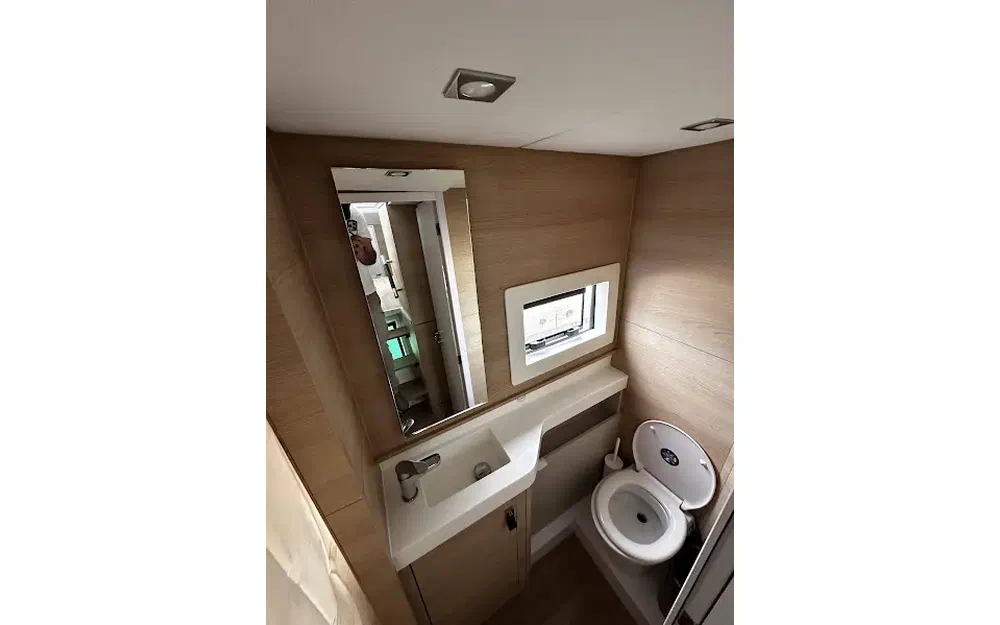 slider 14 Indigo Yacht Aventura 37