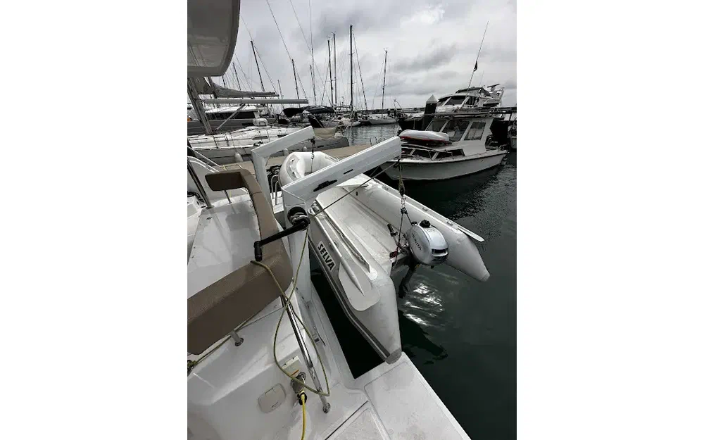 slider 4 Aventura Yacht Aventura 37