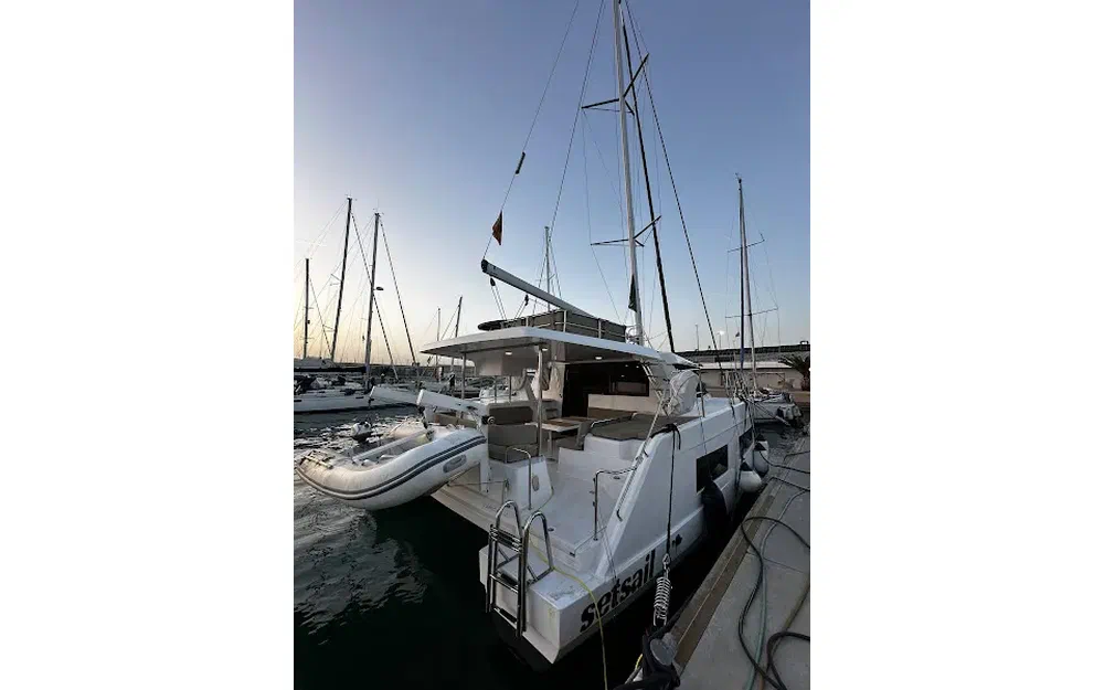 slider 8 Aventura Yacht Aventura 37